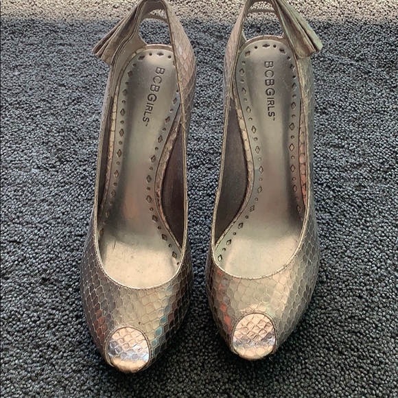BCBG Girls shoes sz 8.5b - Picture 2 of 3